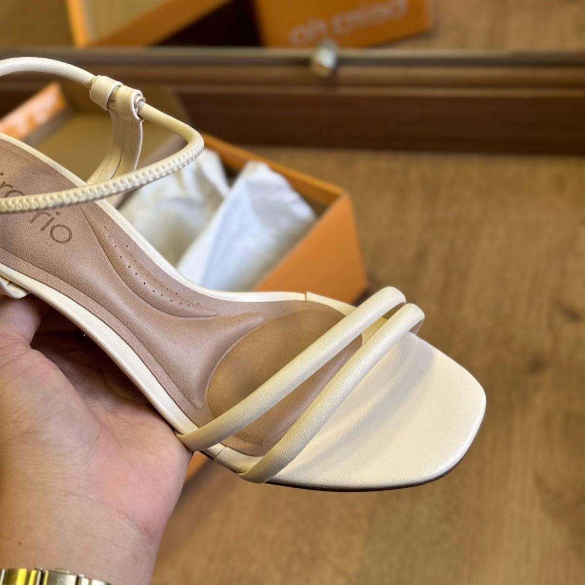 Sandália Beira Rio Salto Bloco com Tiras Finas 8436.213