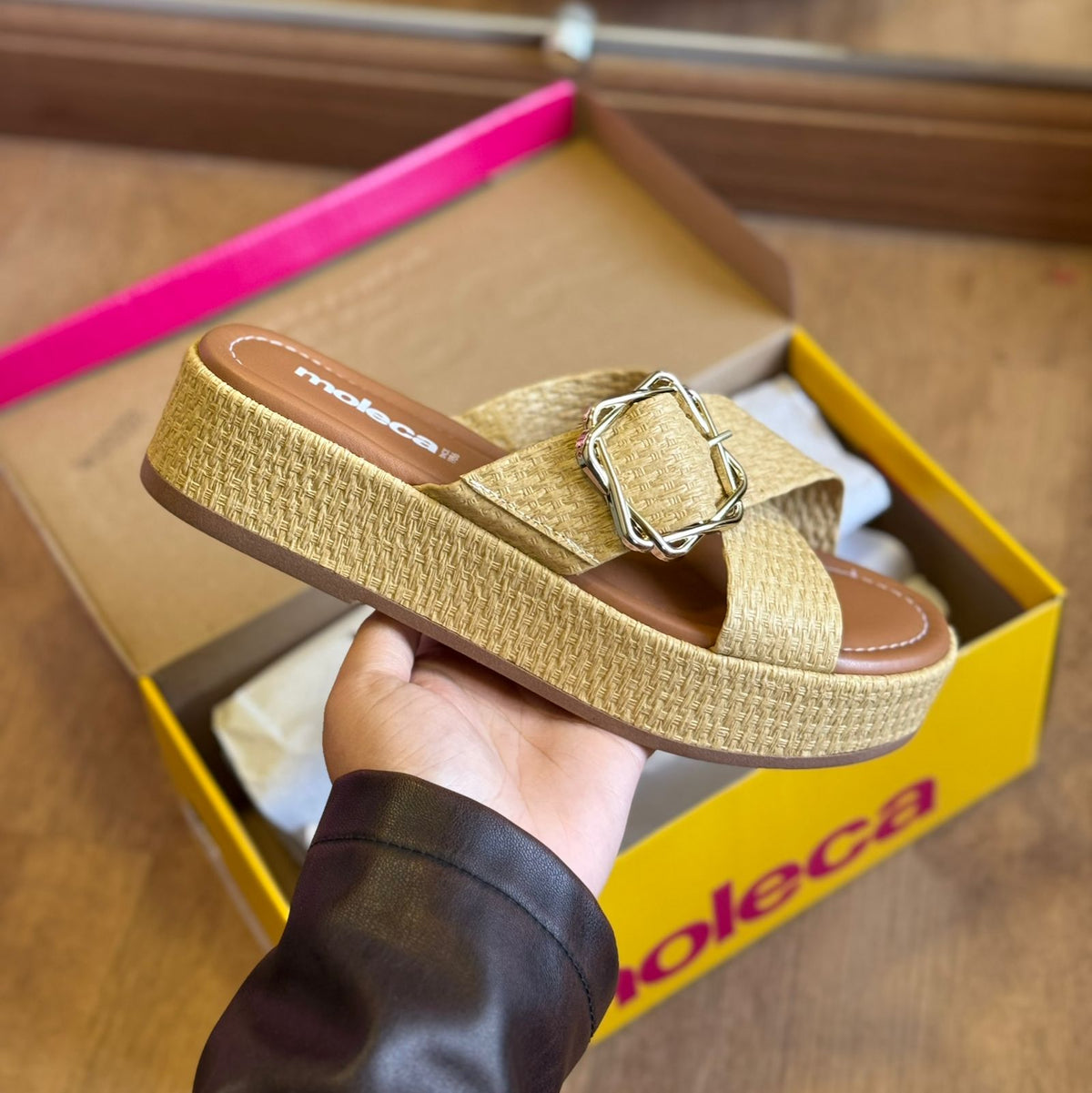 Sandália Moleca Detalhe Fino na Tira 5553.101 - Natural