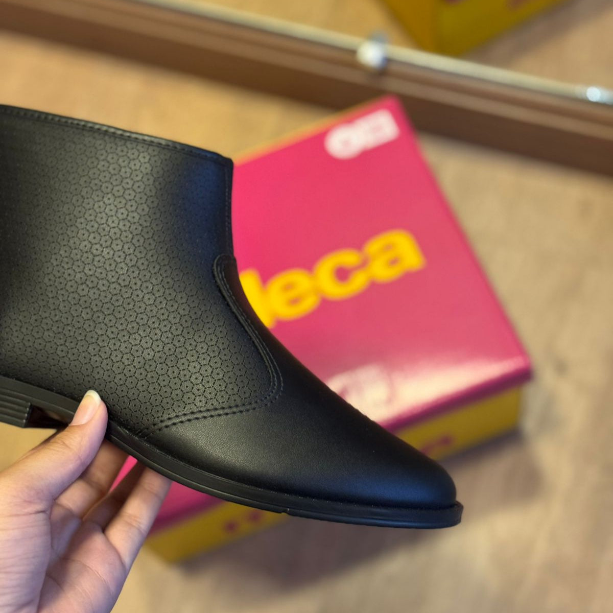 Bota Coturno Moleca Cano Curto 5333.100.29248