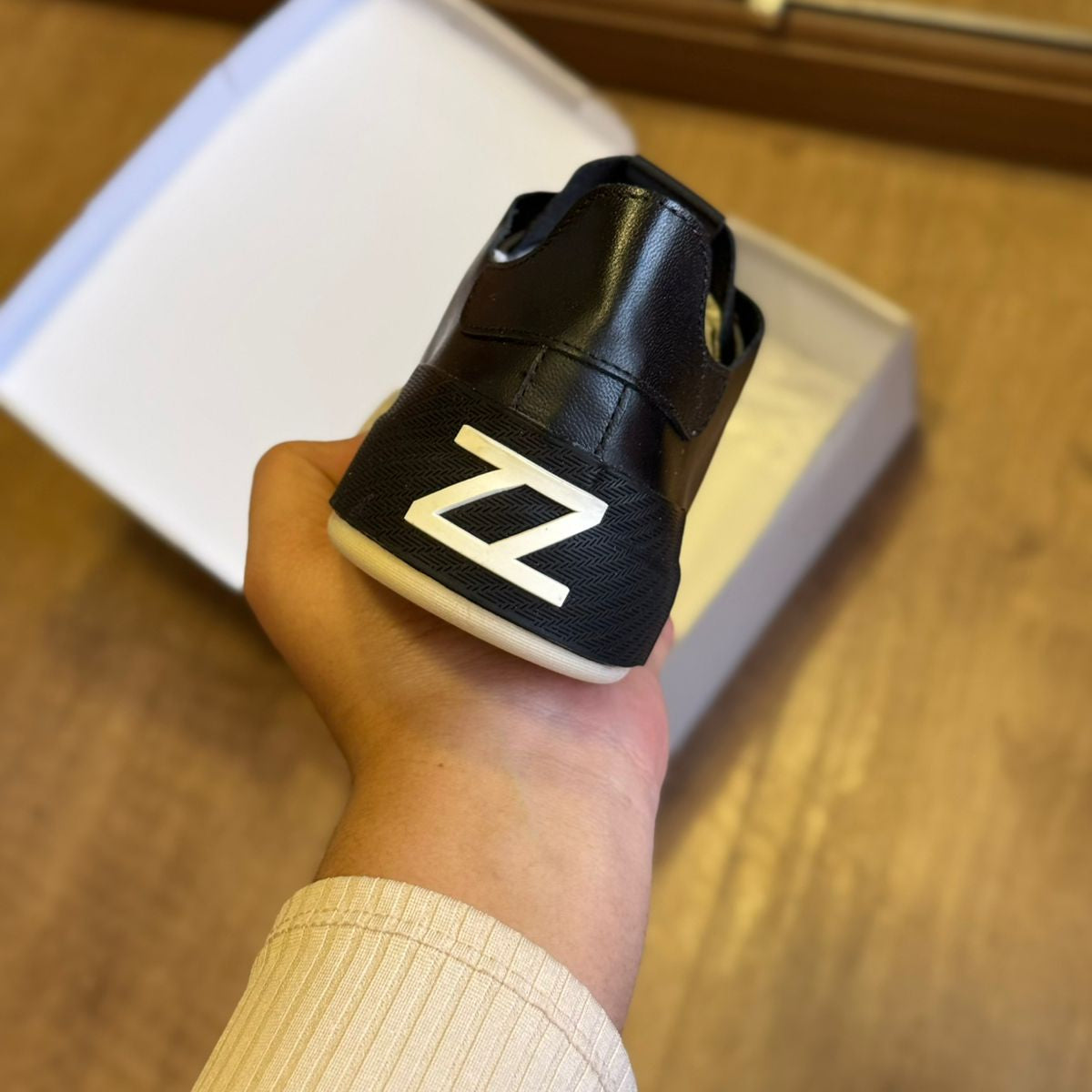 Tênis Arezzo Couro Básico A124030013