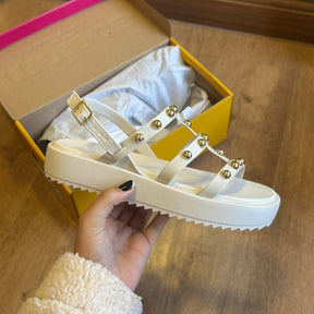 Sandália Moleca Detalher de Bolinhas Douradas 5489.119