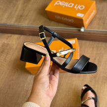 Sandália Beira Rio Salto Bloco Tiras com Detalhe Dourado 8423.236