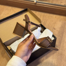 Sandália Vizzano Salto Bloco com Ajuste 6291.1184