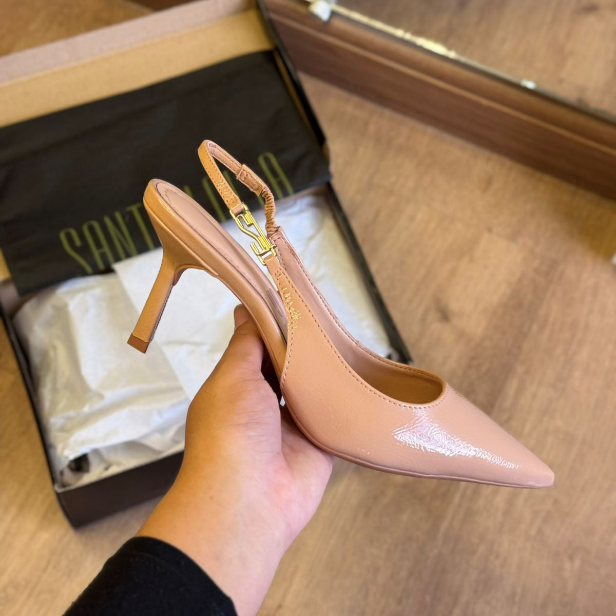 Scarpin Slingback Santa Lolla Verniz Salto Fino Médio 06D1.49EB.0202