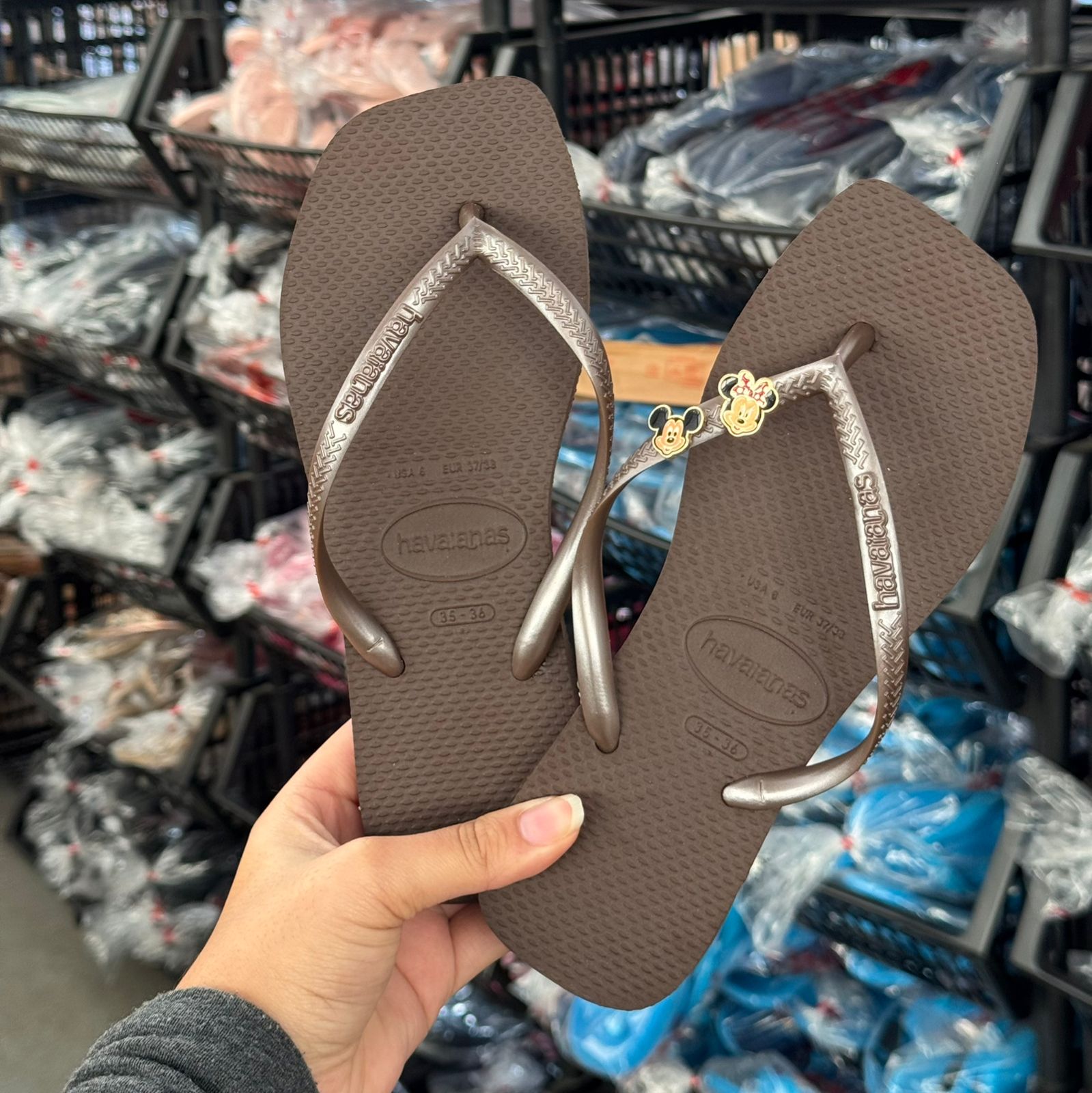 Havaianas Square + Pin Mickey e Minnie