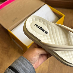 Chinelo de Dedo Moleca 5554.100