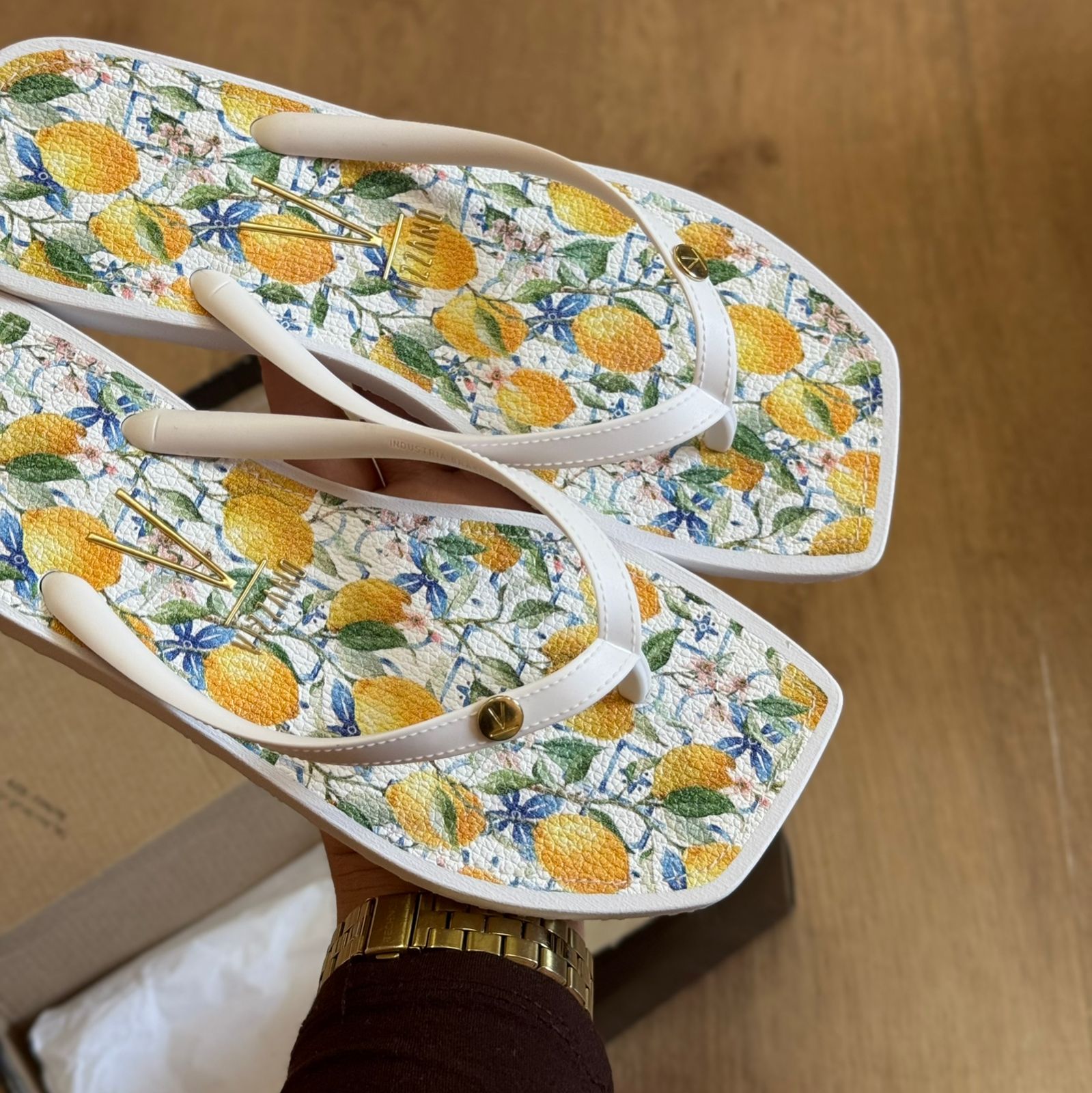 Chinelo Vizzano Detalhe da Marca Liso 6531.100