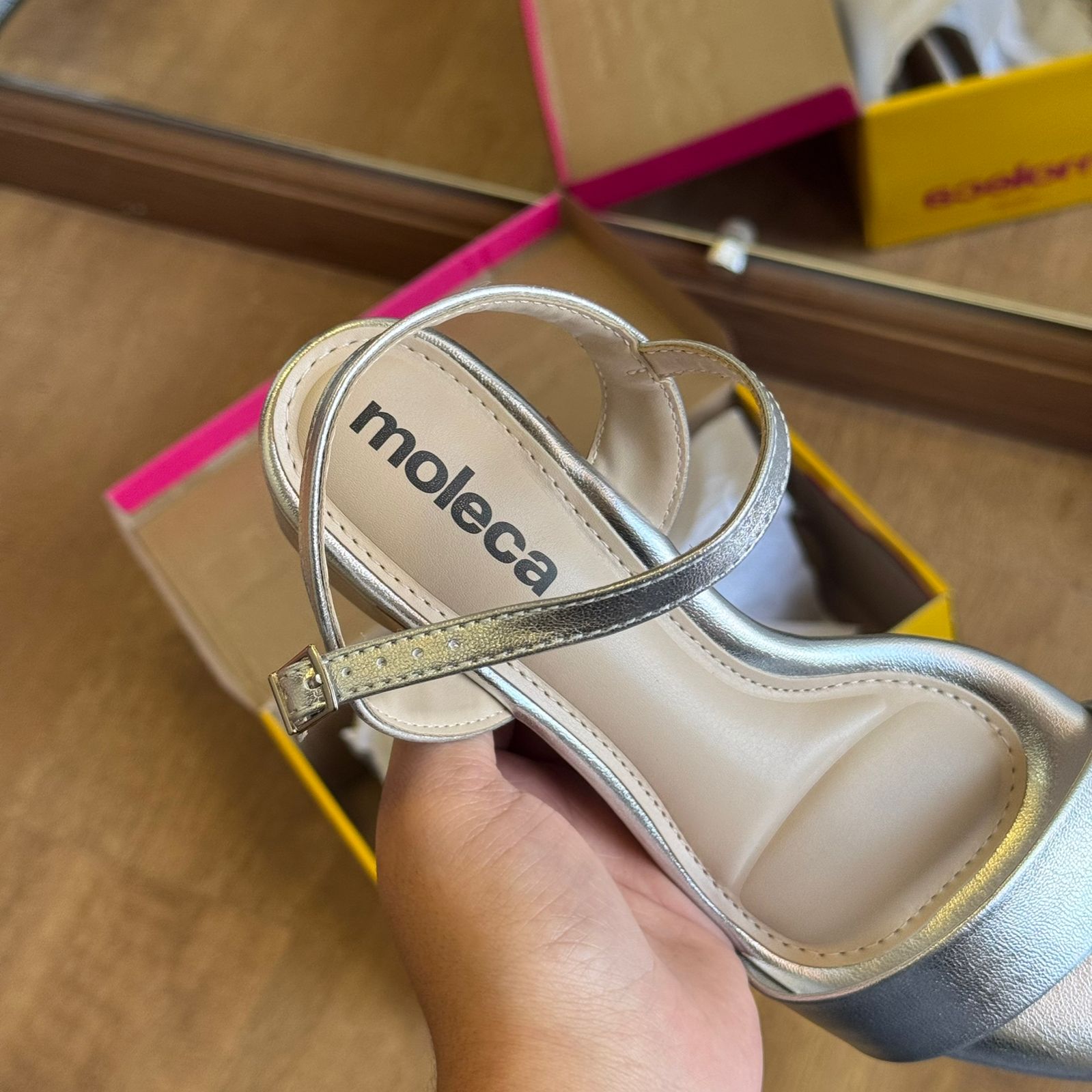 Sandália Moleca Salto Bloco Ajuste Prático 5496.101