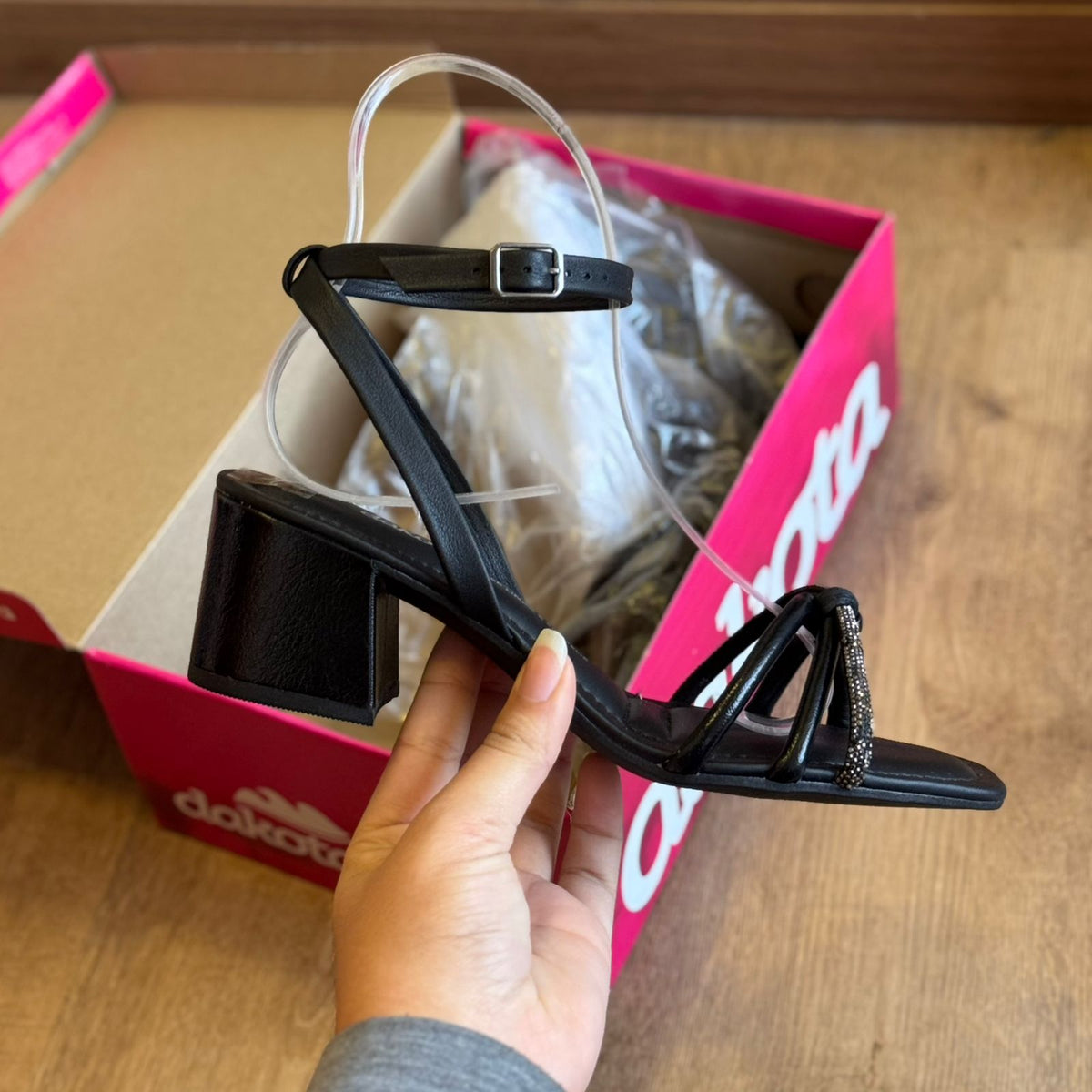 Salto Dakota Tornozelo de Couro Y9413