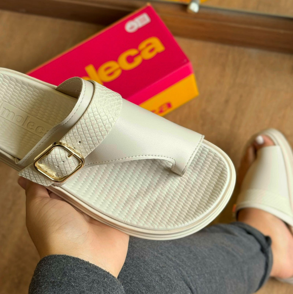 Sandália Moleca Escama de Cobra 5556.102