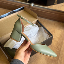 Sandália Vizzano com Bico Fino e Salto Bloco 1220.317