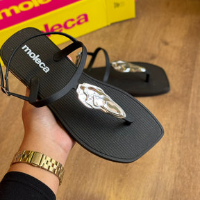 Sandália Rasteira Moleca Detalhe Dourado na Tira 5552.201