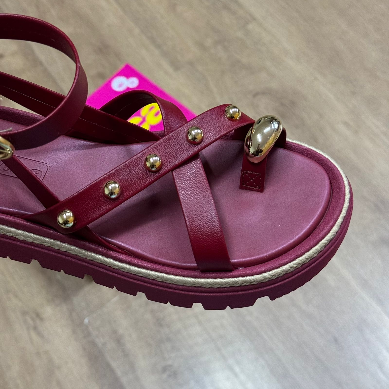 Sandália Moleca Tratorada Detalhe Dourado 5504.213