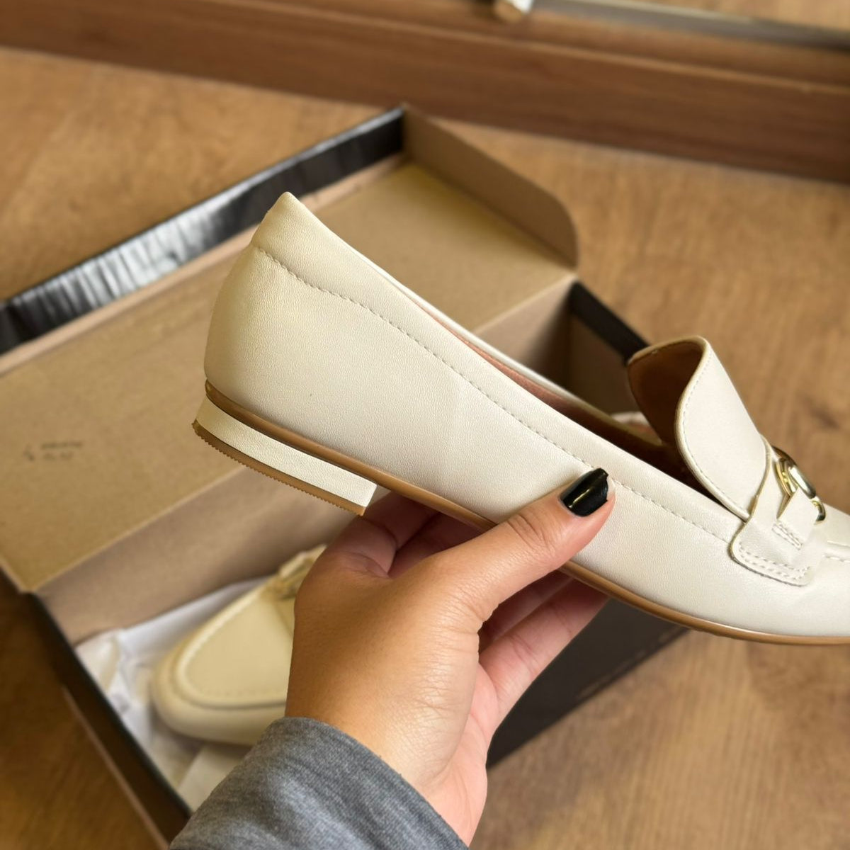 Mocassim Vizzano Detalhe Dourado Lisa 1351.106