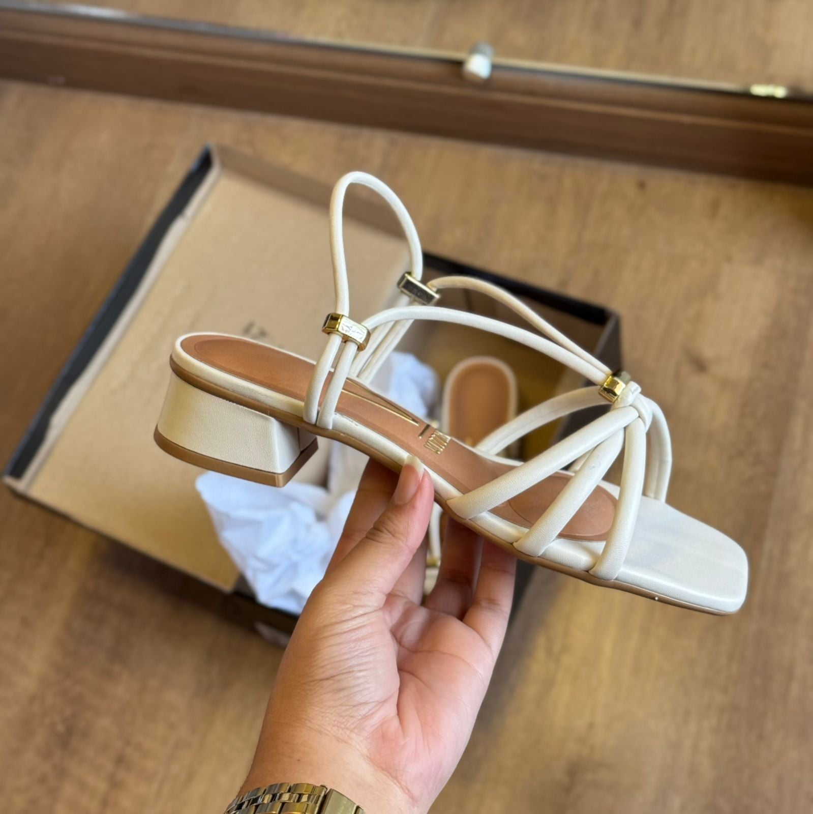 Sandália Vizzano Salto Baixo Tiras Finas 6454.129