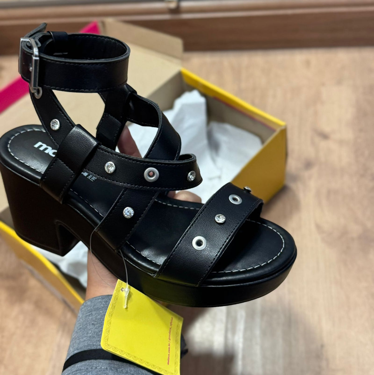 Tamanco Moleca com Ajuste e Tiras Grossas 5549.106