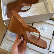 Sandália Arezzo Anabela Tiras Thong A138530001