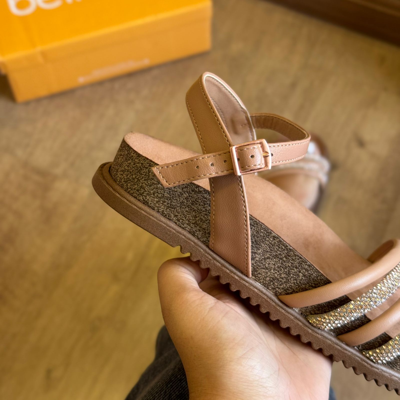 Sandália Beira Rio Tiras de Strass 8523.118