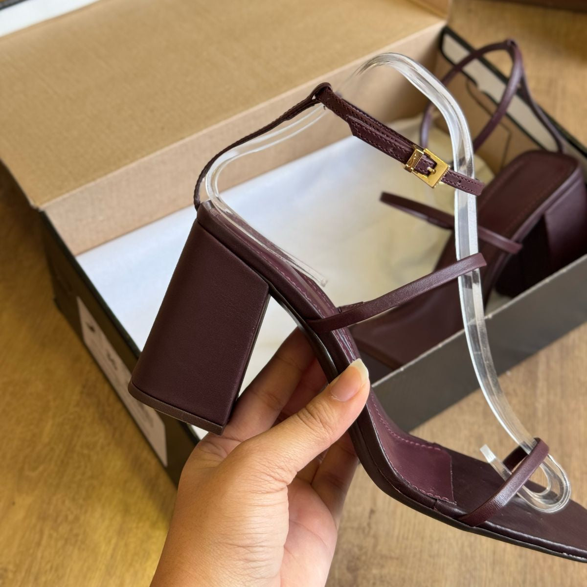 Sandália Santa Lolla Couro Confort Salto Bloco 046A.2BCD.033B