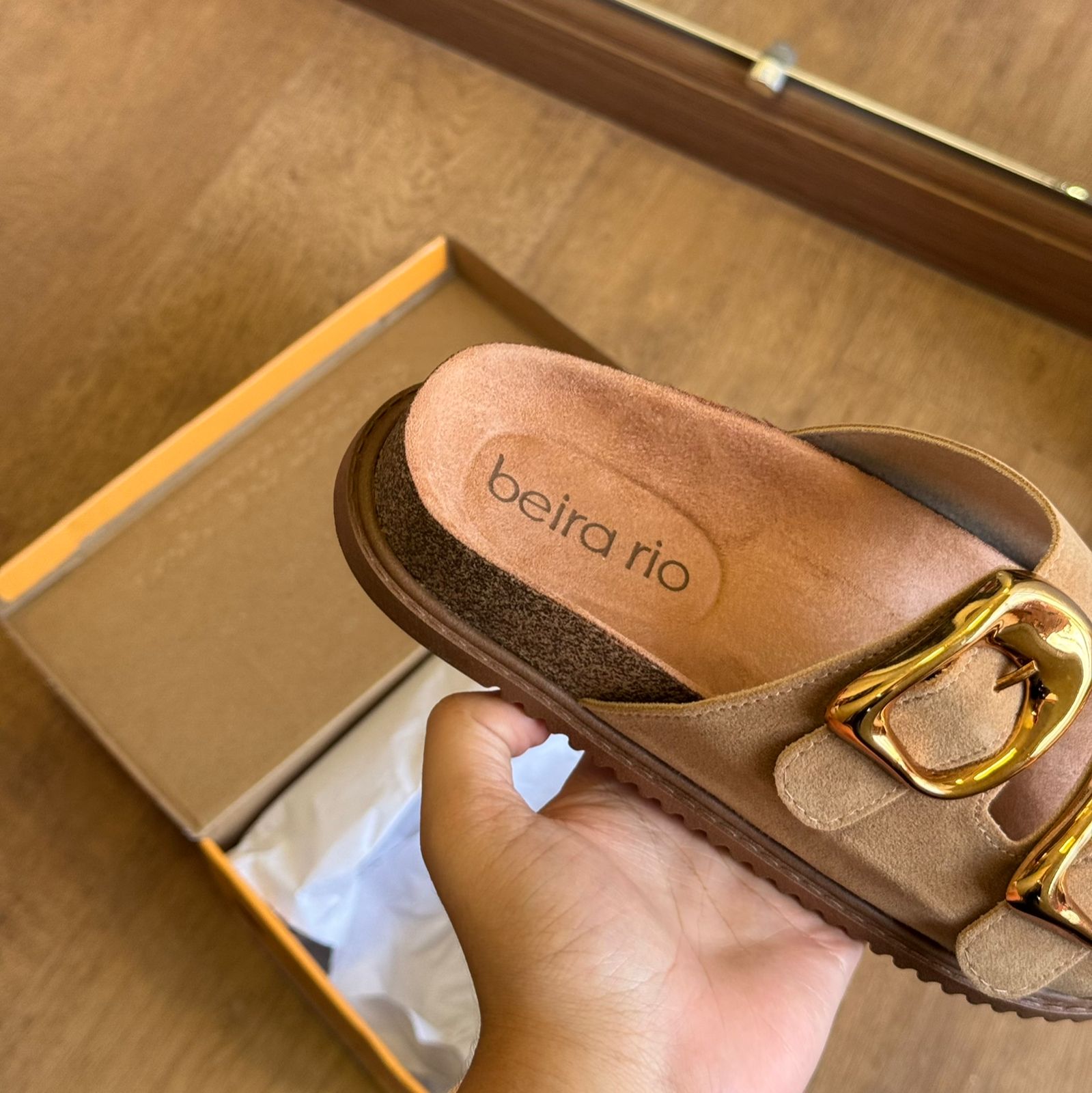 Sandália Papete Beira Rio Detalhe Dourado 8523.116