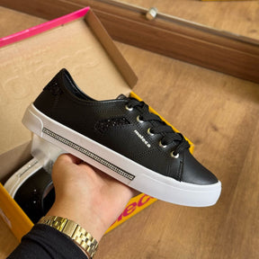 Tênis Moleca Detalhes Dourados 5667.646