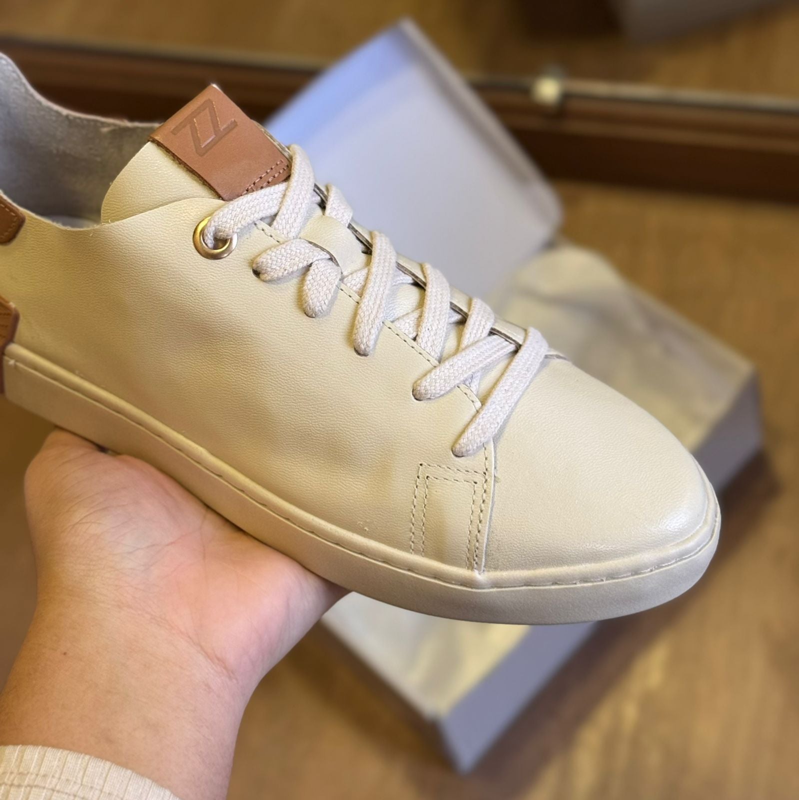 Tênis Arezzo Couro Básico A124030013