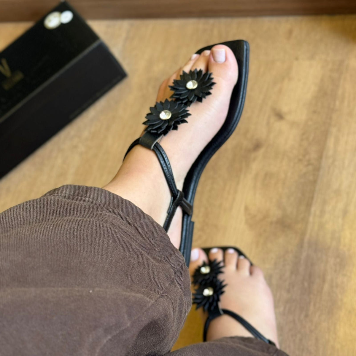 Sandália Vizzano Rasteira Detalhe de Flror 6553.205