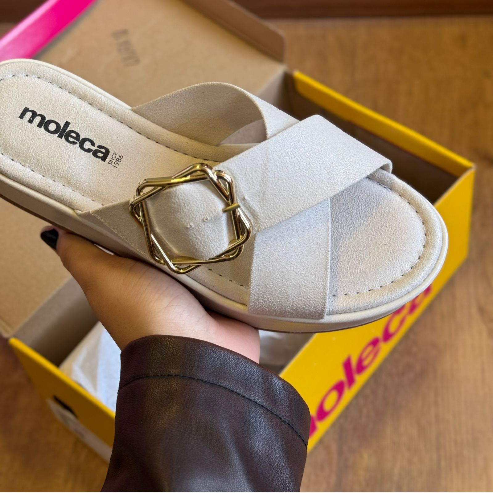 Sandália Moleca Detalhe Fino na Tira 5553.101