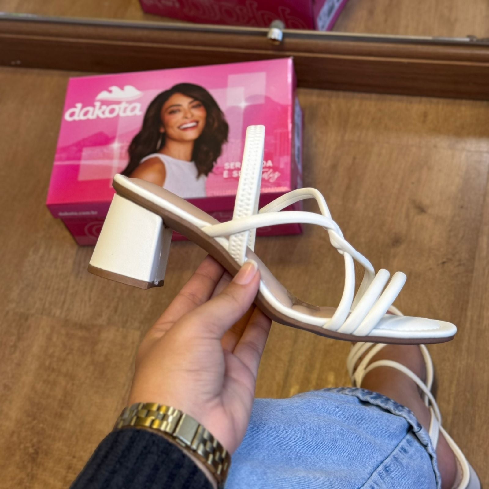 Sandália Dakota Salto Bloco Y8981