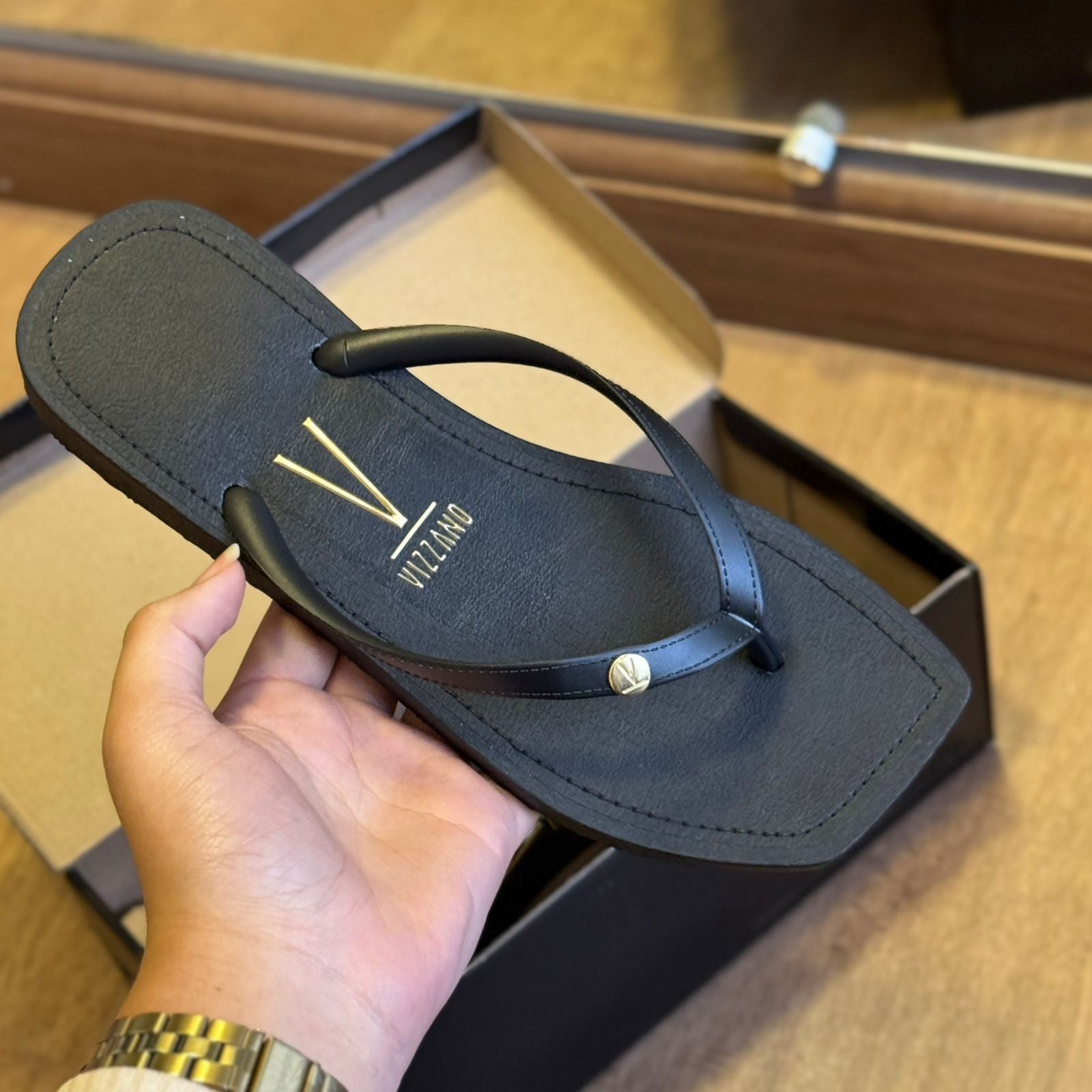 Chinelo Vizzano Detalhe da Marca Liso 6531.100