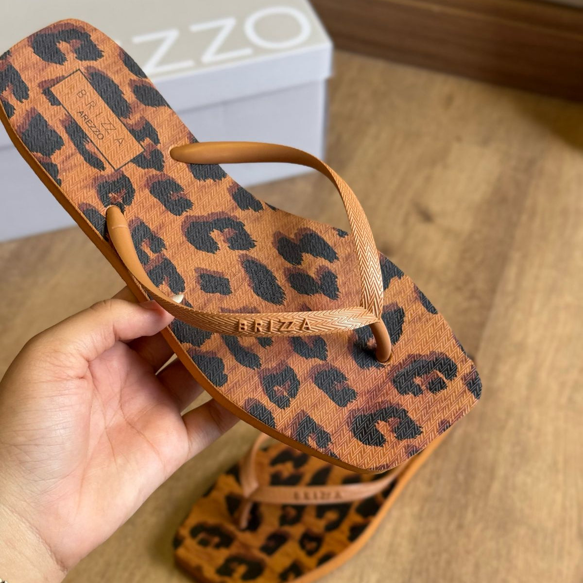 Chinelo de Dedo Arezzo Animal Print Square Z190270243