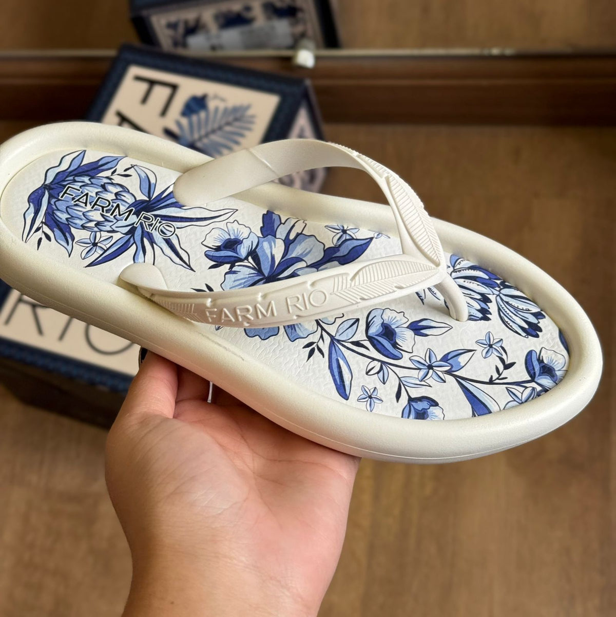 Chinelo de Dedo Farm Canoa J100580021