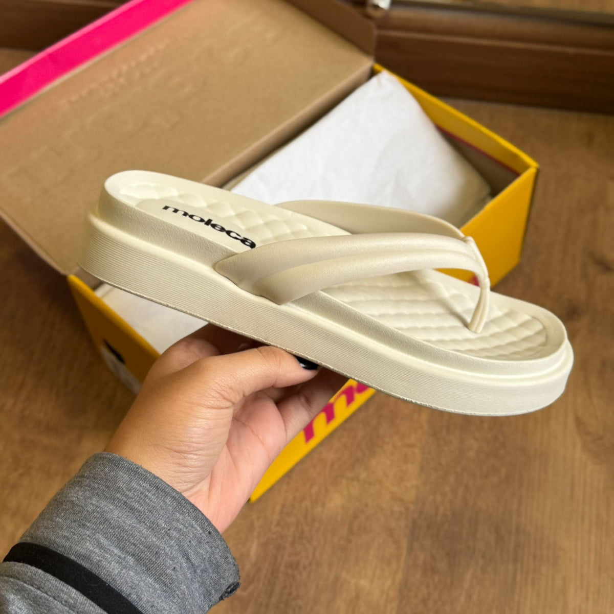 Chinelo de Dedo Moleca 5554.100