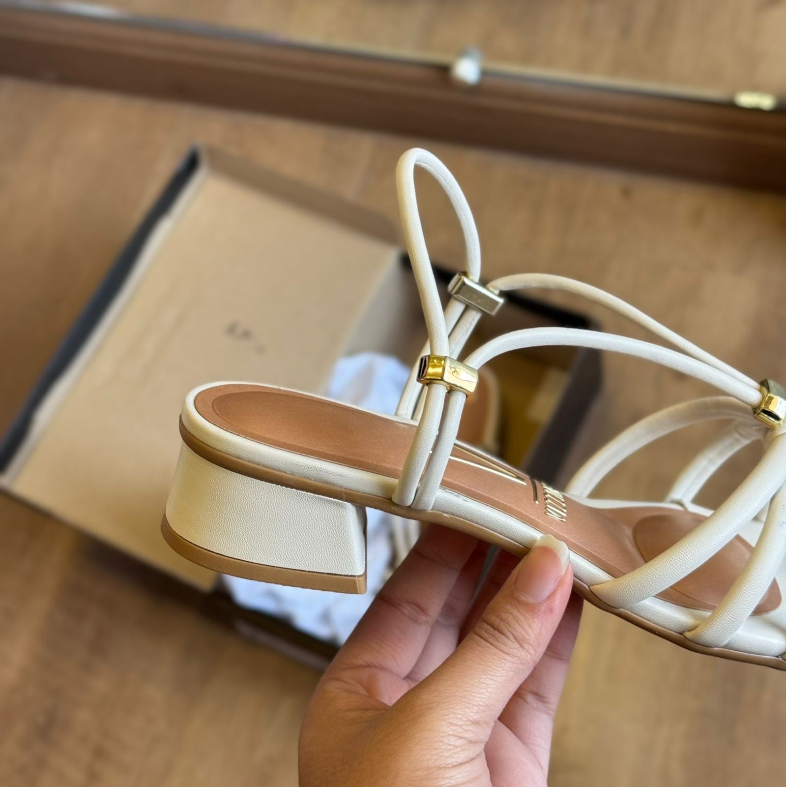 Sandália Vizzano Salto Baixo Tiras Finas 6454.129