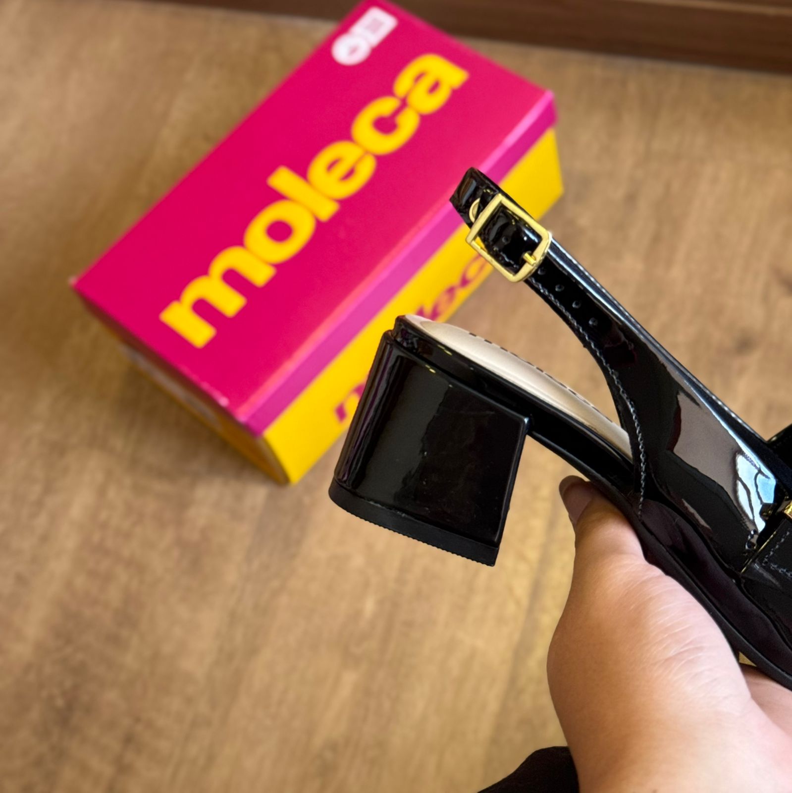 Sandália Moleca Verniz com Fivela 5576.104