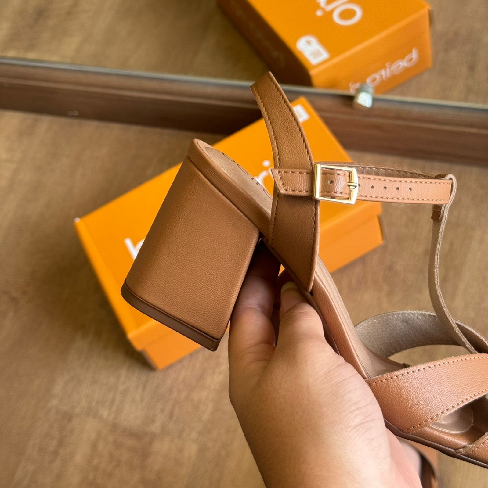 Sandália Beira Rio Salto Bloco Tiras Entrelaçadas 8436.242