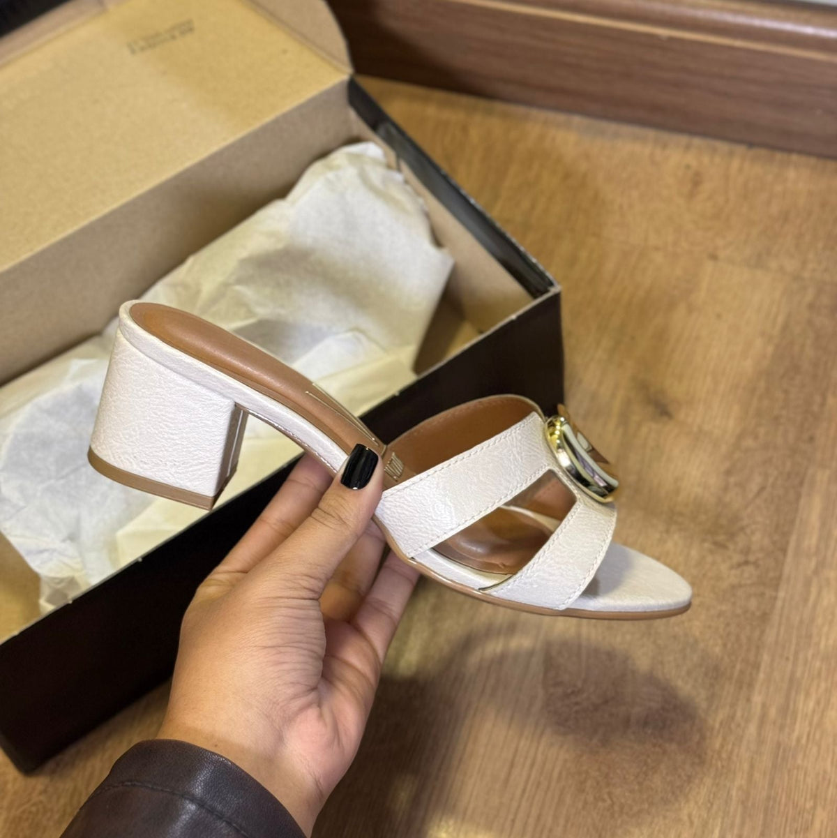 Salto Vizzano Salto Bloco Detalhe Quadrado Dourado 6291.1187