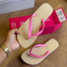 Chinelo de Dedo Arezzo Bicolor Roma Basics Z190350006