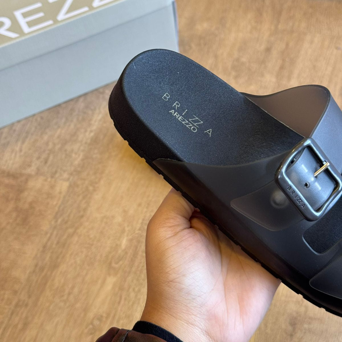 Chinelo Arezzo Slide com Fivelas Duplas Z190480004