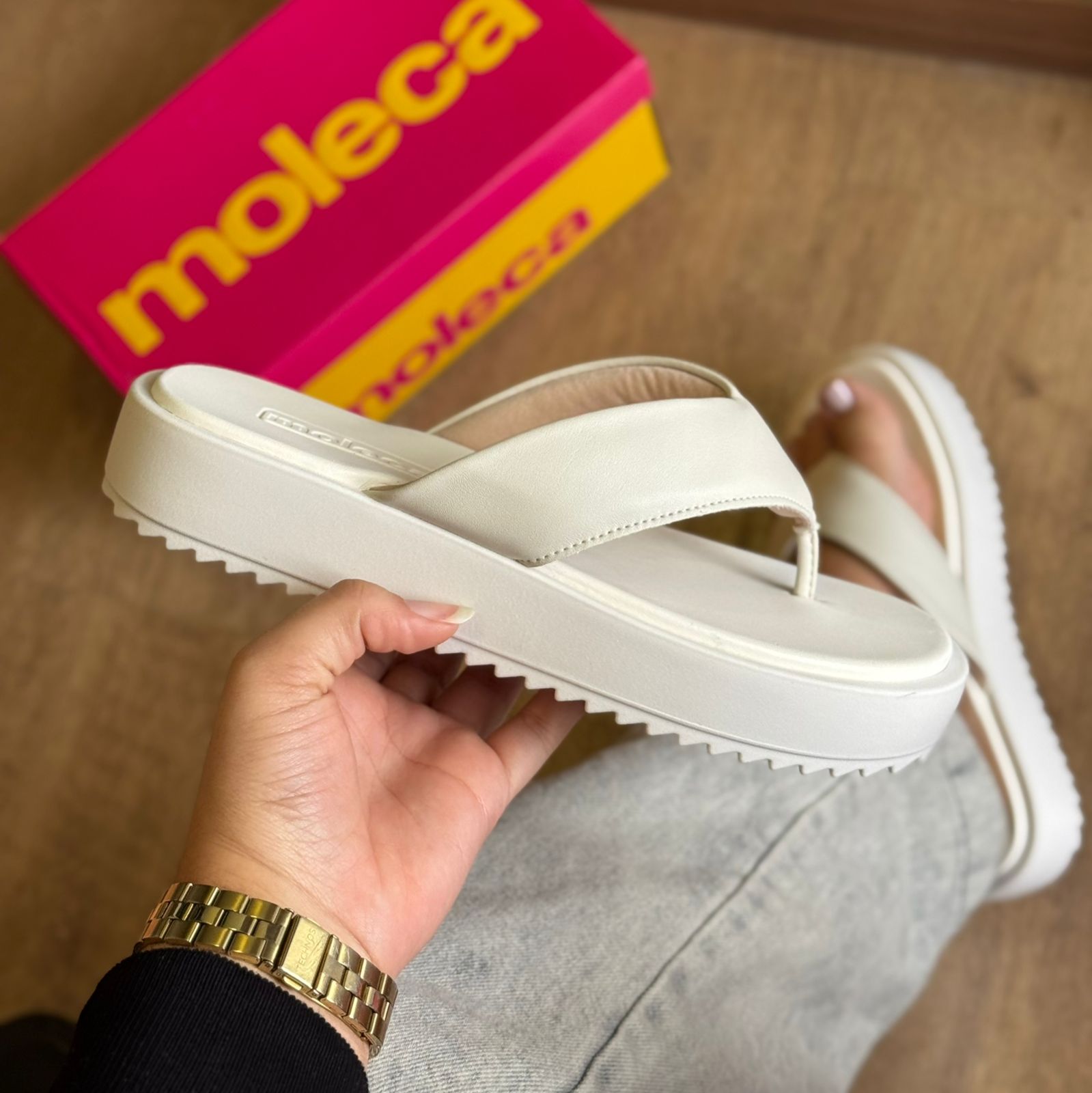 Chinelo de Dedo Moleca FlatForm 5489.100