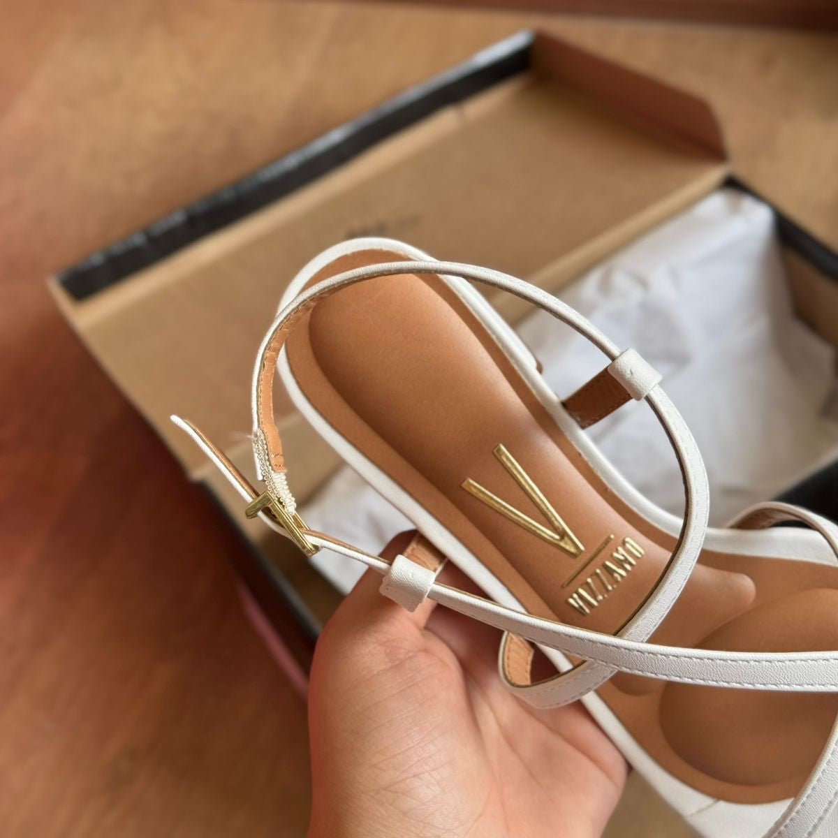 Sandália Vizzano Detalhe Dourado no Dedo 6454.123