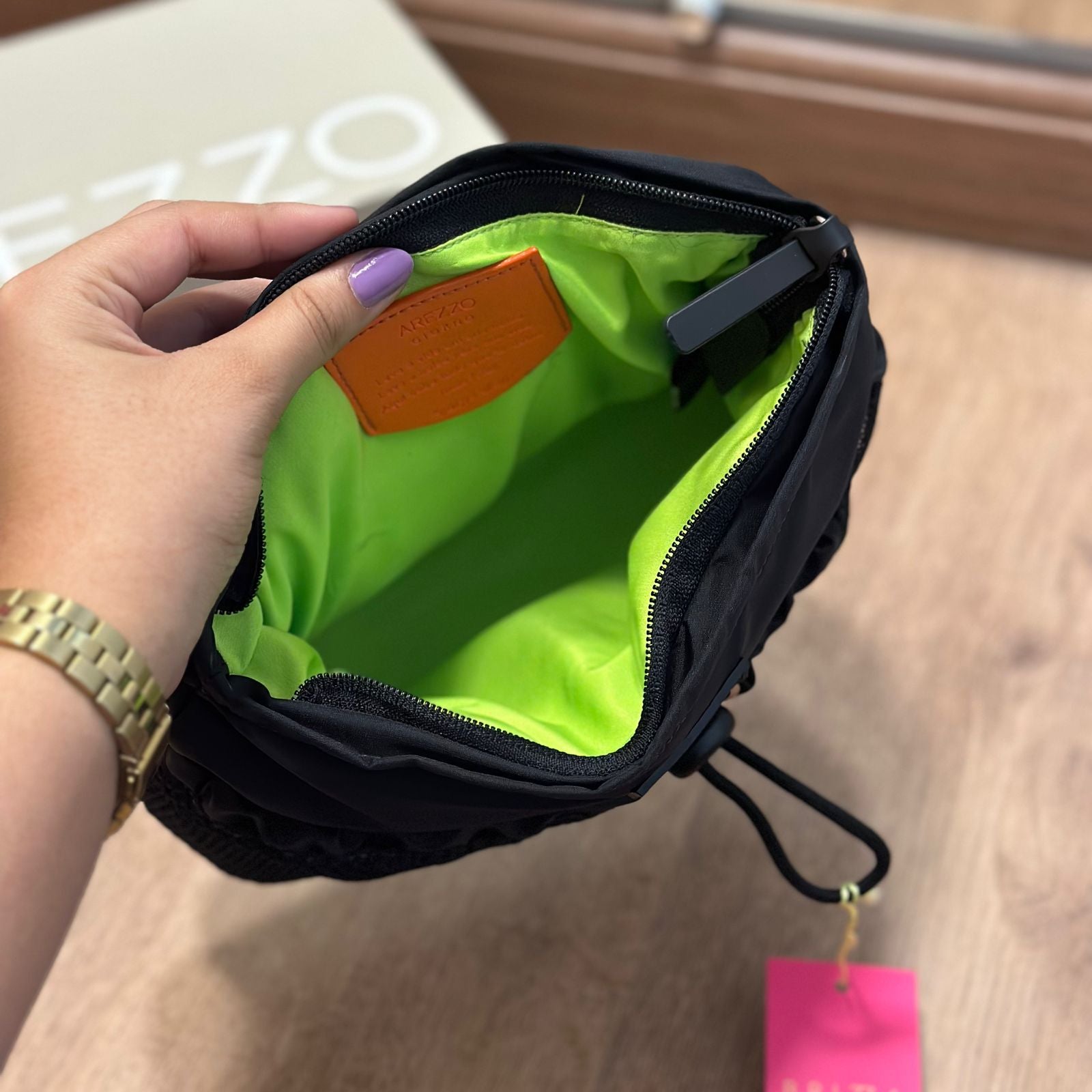 Bolsa Arezzo Pequena de Nylon A46050