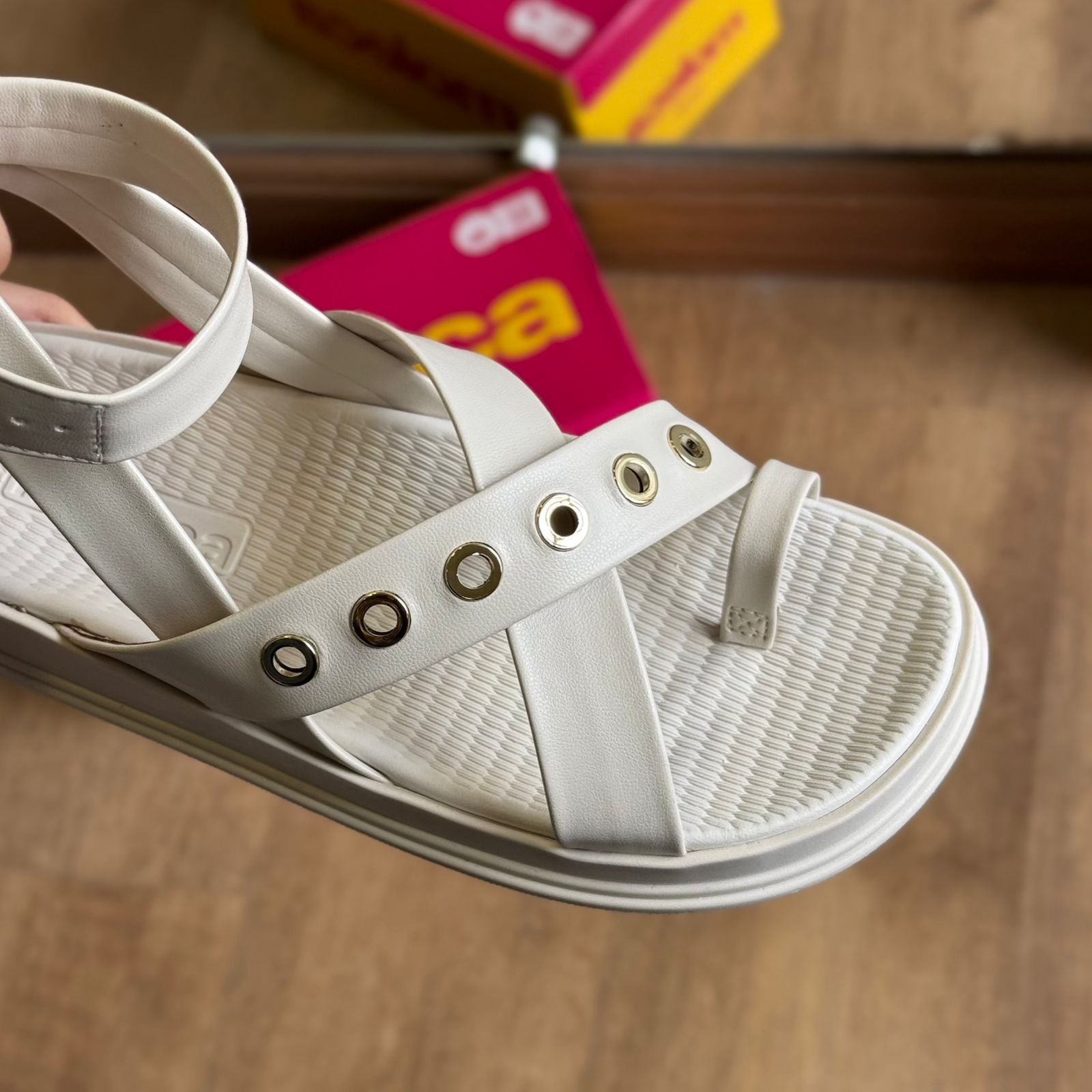 Sandália Moleca Tiras Entrelaçadas 5556.104