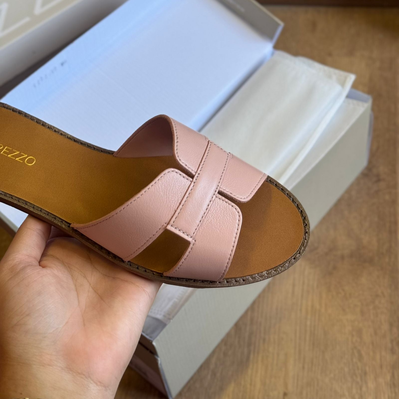 Chinelo Couro Arezzo Essenciais A110570001