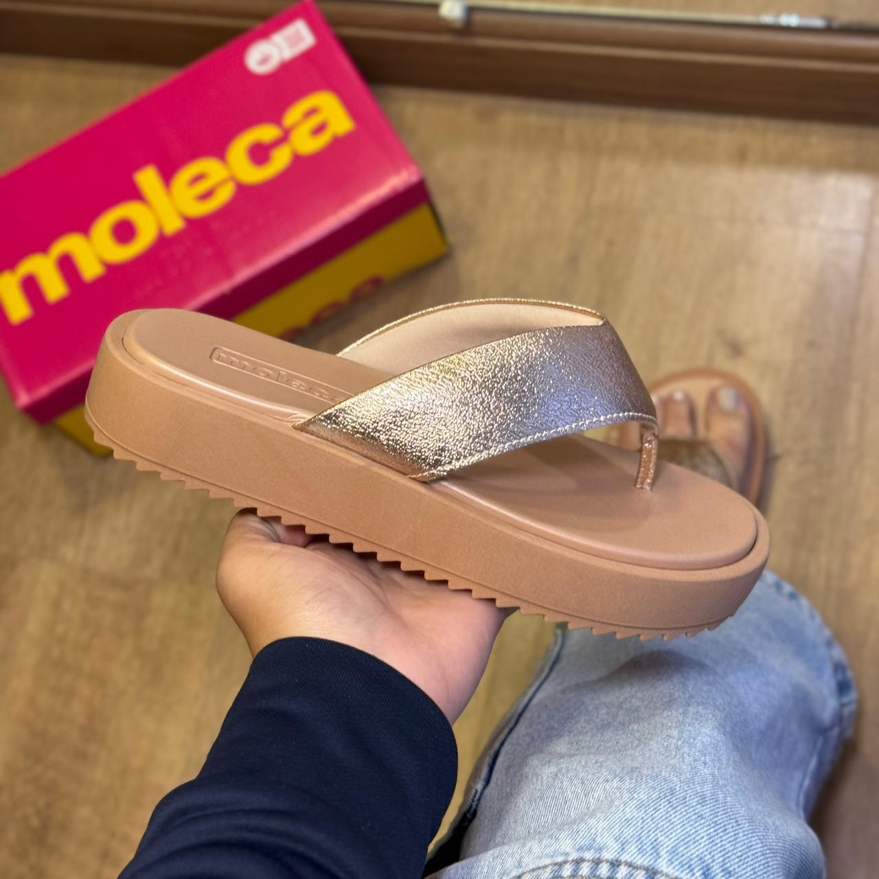 Chinelo de Dedo Moleca FlatForm 5489.100