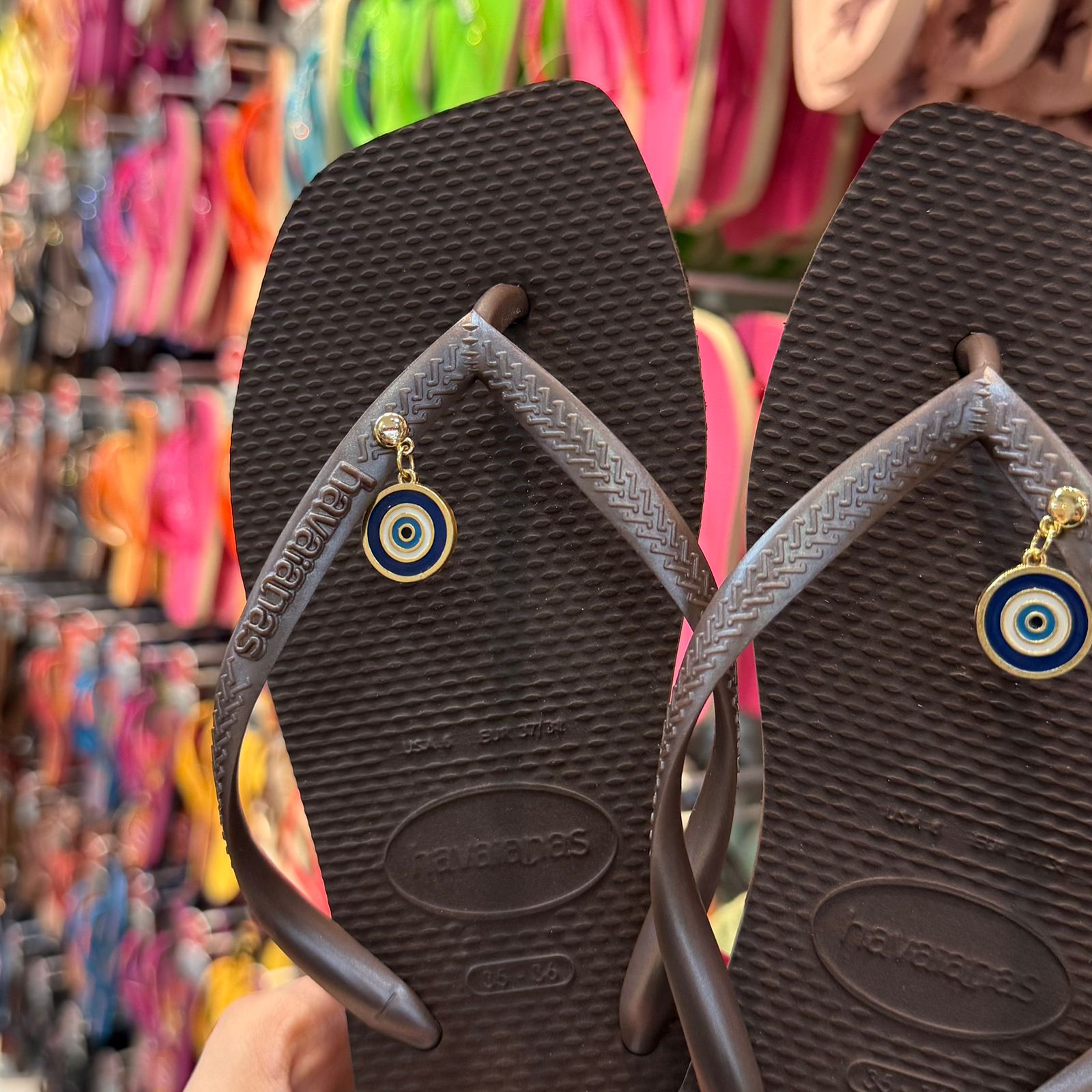 Havaianas Square + Pin Olho Grego Pendurado