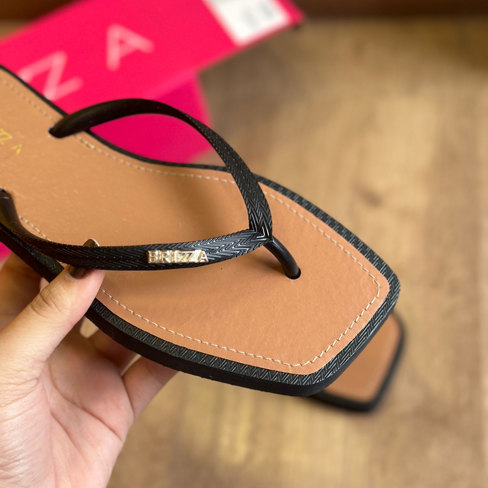 Chinelo de Dedo Arezzo Square Recouro Brizza Z190270001