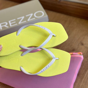 Kit Chinelo de Dedo Arezzo e Necessaire Z190270158