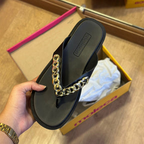 Sandália Moleca Detalhe Dourado 5489.111