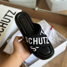 Sandália Schutz Slide Logo em X S218690044